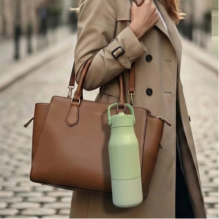 A really leak-proof vacuum-insulated stainless steel bottle is equipped with the most precise sealing caps and high-quality silicone rings.